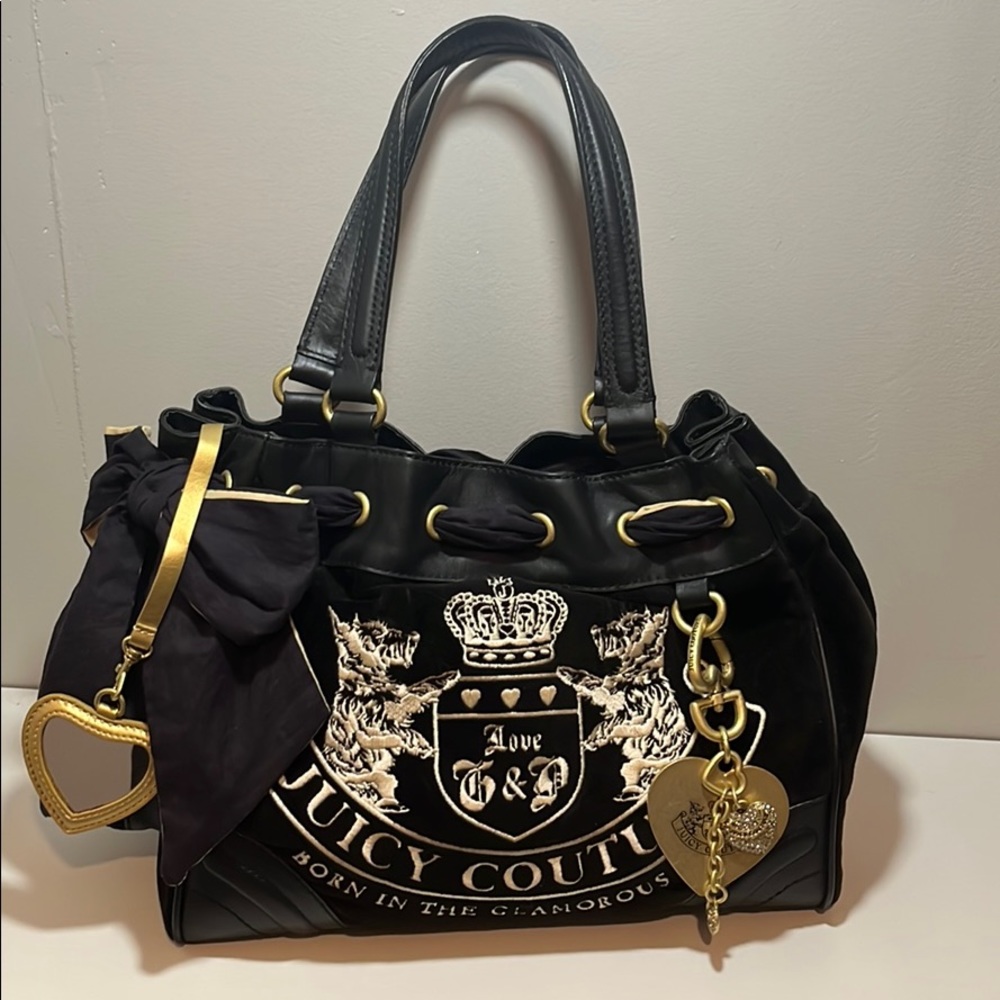 2011 Juicy Couture Signature Purse